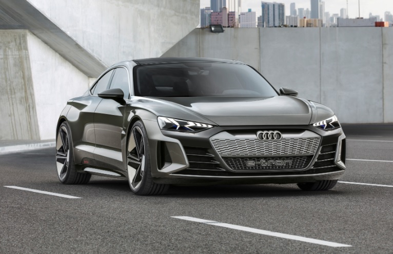 Audi 2020 Yılında Piyasaya 5 Yeni Elektrikli Araç Sürecek!