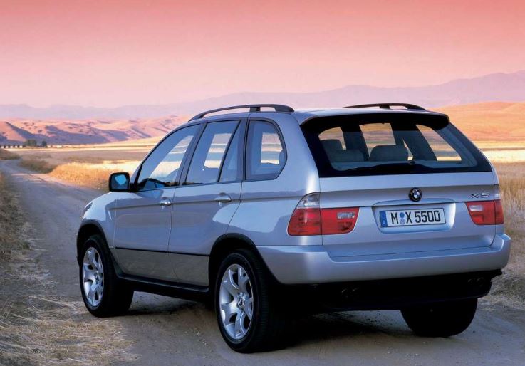 BMW ilk X5 modeli