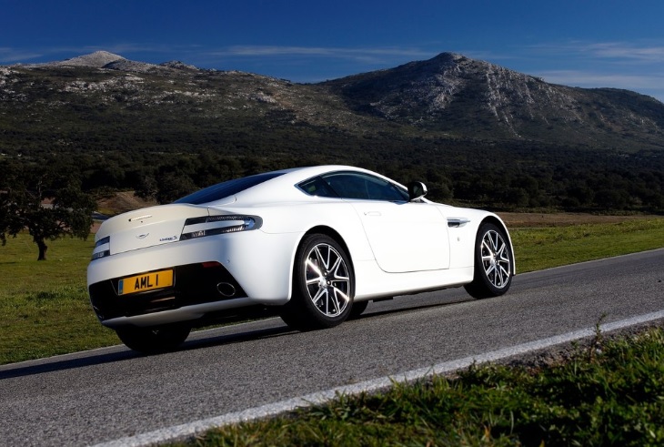2014 Aston Martin Vantage Coupe 6.0 (517 HP) Vantage Manuel Teknik Özellikler, Ölçüler ve Bagaj Hacmi