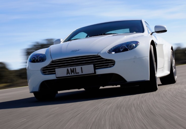 2014 Aston Martin Vantage N400 4.3 405 HP Vantage Manuel Teknik Özellikleri, Yakıt Tüketimi