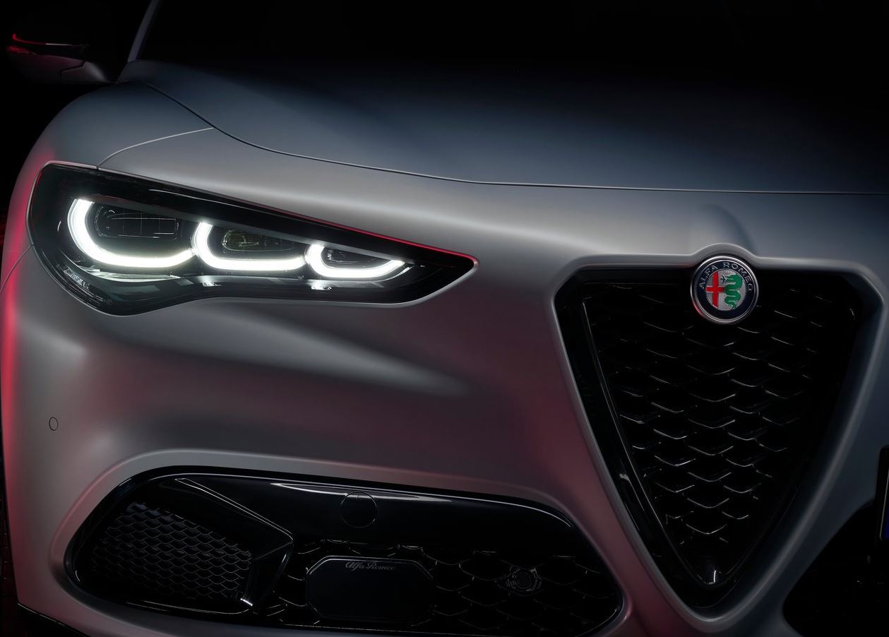 2023 Alfa Romeo Stelvio SUV 2.0 4x4 (280 HP) Competizione AT Teknik Özellikler, Ölçüler ve Bagaj Hacmi