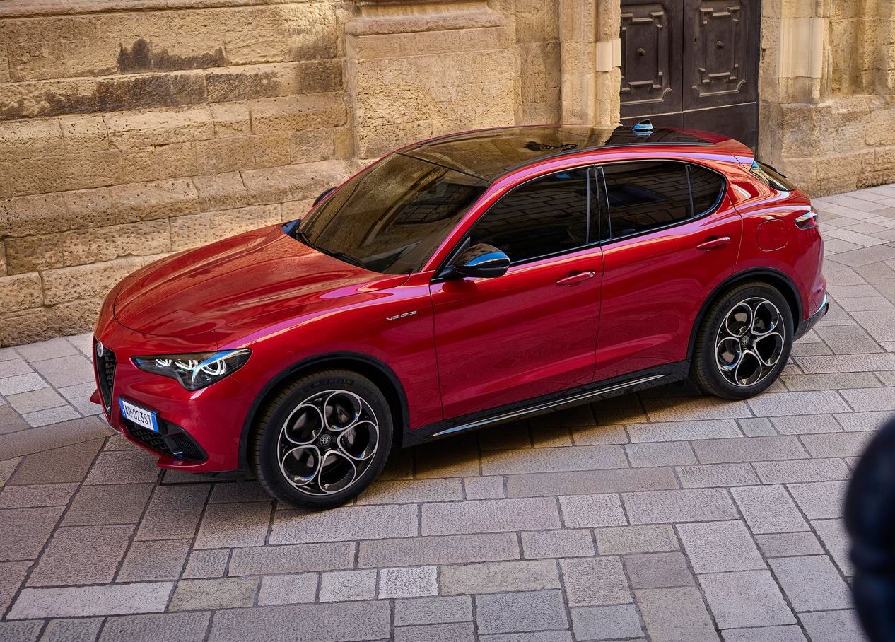 2023 Alfa Romeo Stelvio SUV 2.0 4x4 (280 HP) Competizione AT Teknik Özellikler, Ölçüler ve Bagaj Hacmi