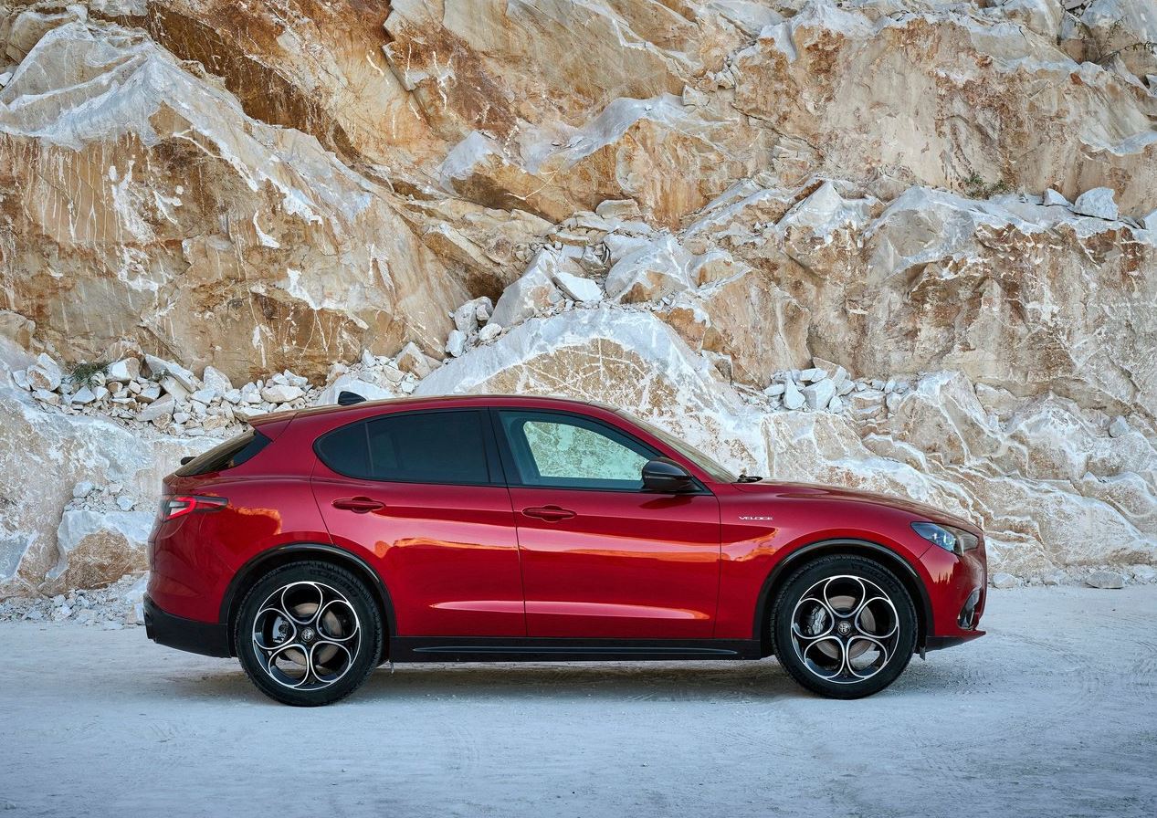 2023 Alfa Romeo Stelvio SUV 2.0 4x4 (280 HP) Veloce AT Teknik Özellikler, Ölçüler ve Bagaj Hacmi