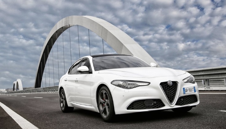 2020 Alfa Romeo Giulia 2.0 Sprint Karşılaştırması