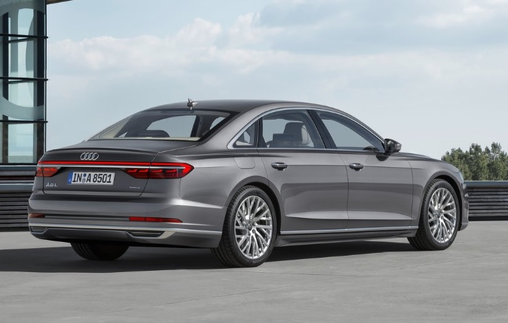 2024 Audi A8 3.0 TFSI quattro Long Karşılaştırması