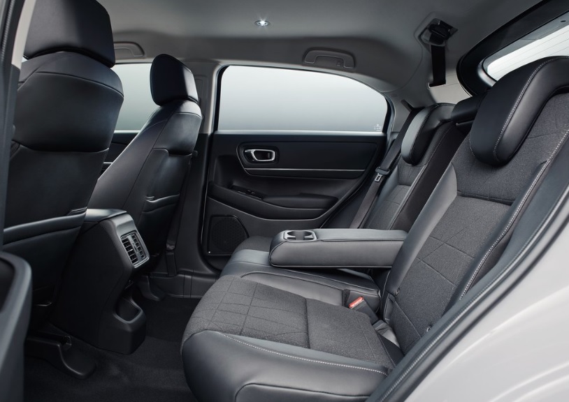 2024 Honda HR-V 1.5 Hybrid Advance Karşılaştırması