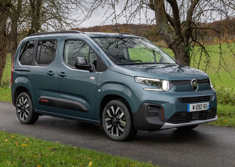 2025 Citroen Berlingo Mpv 1.5 BlueHDi (130 HP) Plus EAT Teknik Özellikler, Ölçüler ve Bagaj Hacmi