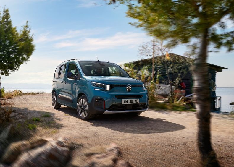 2025 Citroen Berlingo Mpv 1.5 BlueHDi (130 HP) Plus EAT Teknik Özellikler, Ölçüler ve Bagaj Hacmi