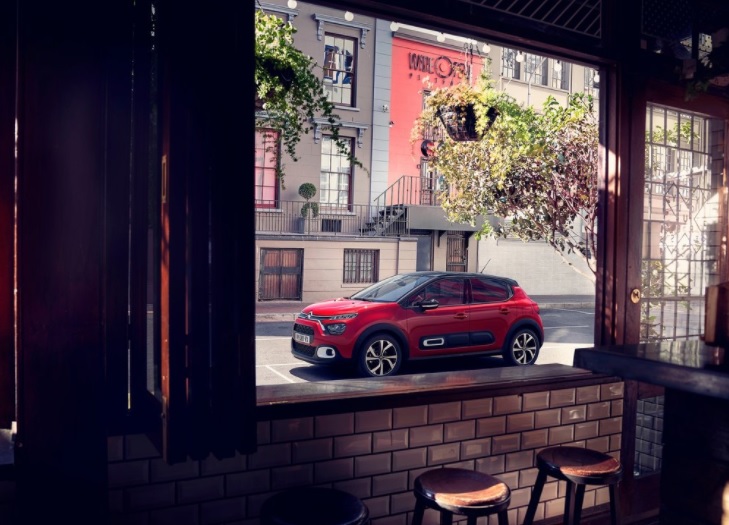 2021 Citroen C3 1.2 PureTech Shine Karşılaştırması