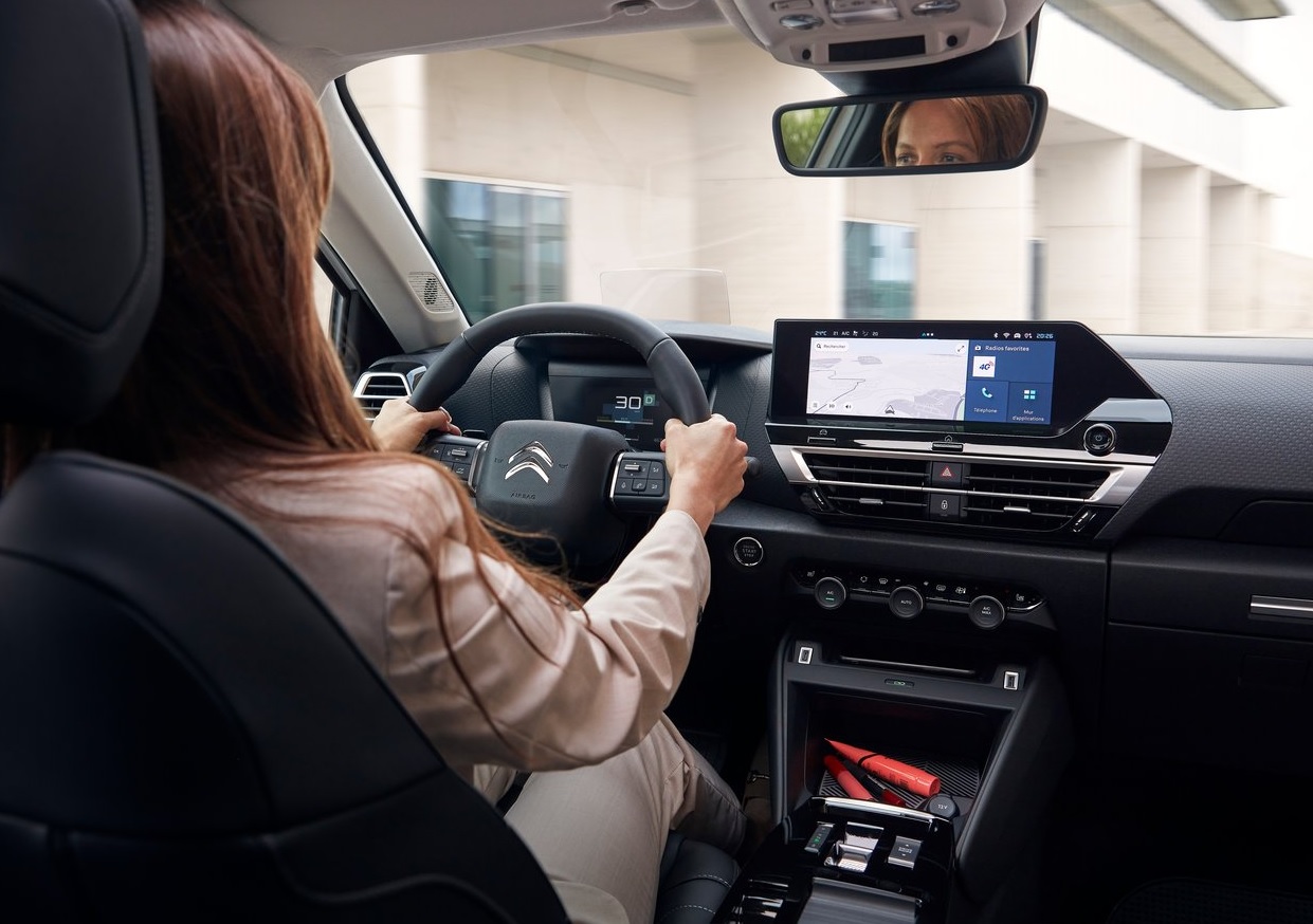 2022 Citroen C4 X 1.2 PureTech Shine Karşılaştırması