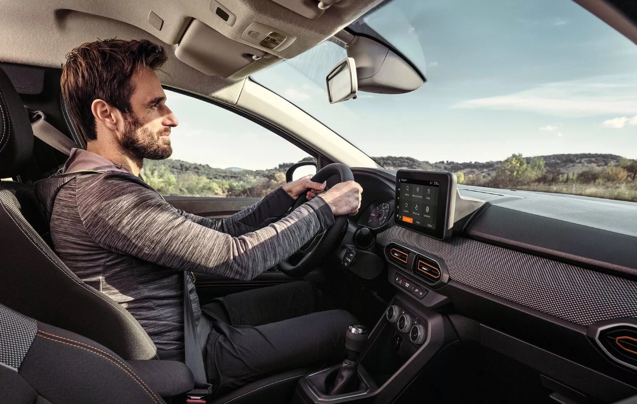 2026 Dacia Sandero Stepway Hatchback 5 Kapı 1.0 Turbo (90 HP) Expression CVT Bagaj Hacmi - arabavs.com