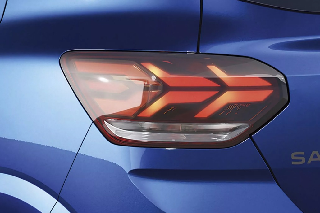 2023 Dacia Sandero 1.0 Turbo Essential Karşılaştırması