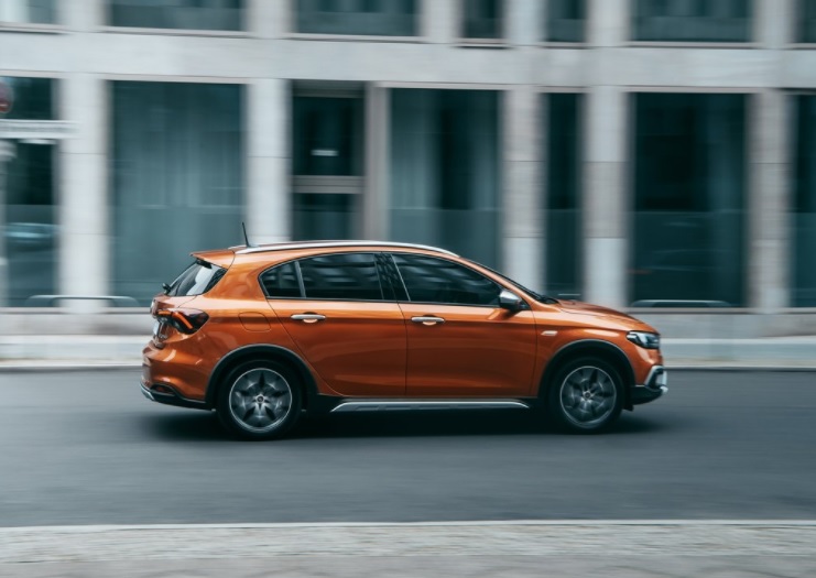 2023 Fiat Egea Cross 1.5 Hibrit Lounge Karşılaştırması
