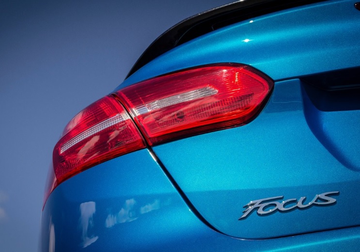 2015 Ford Focus Sedan 1.0 (125 HP) Titanium Manuel Teknik Özellikler, Ölçüler ve Bagaj Hacmi