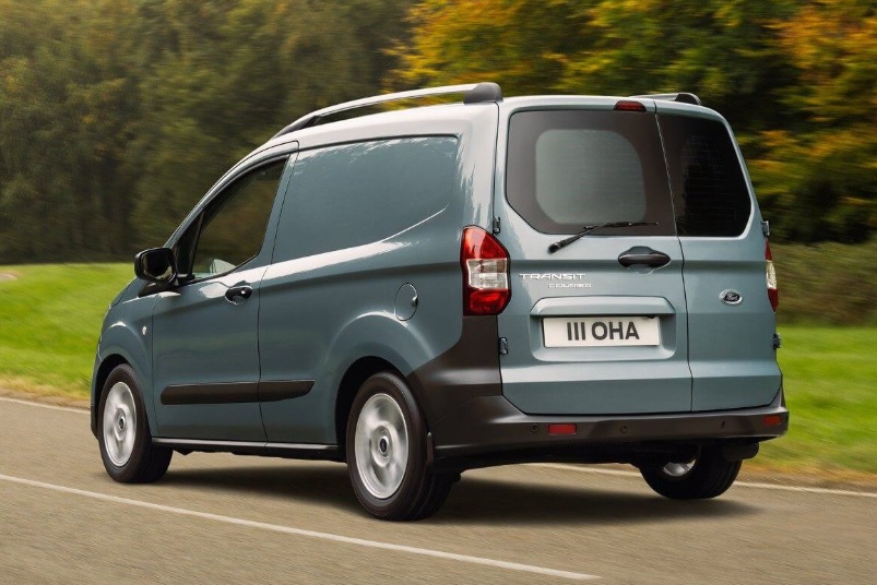 2022 Ford Transit Courier 1.5 TDCi Van Deluxe Karşılaştırması