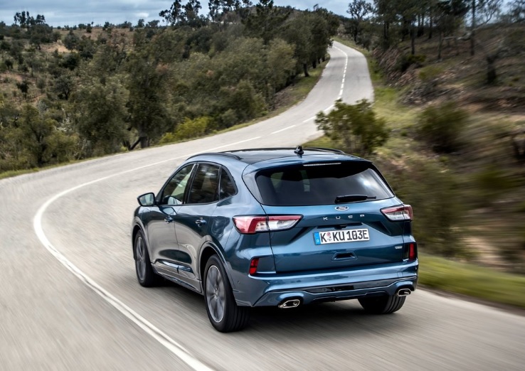 2022 Ford Kuga 1.5 EcoBlue Titanium Karşılaştırması