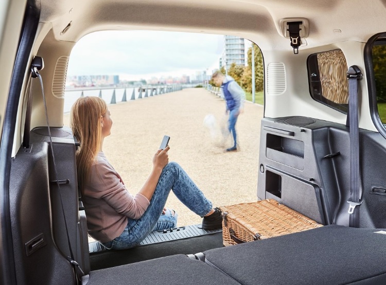 2023 Ford Tourneo Courier 1.5 TDCi 100 HP Titanium Plus Manuel Teknik Özellikleri, Yakıt Tüketimi