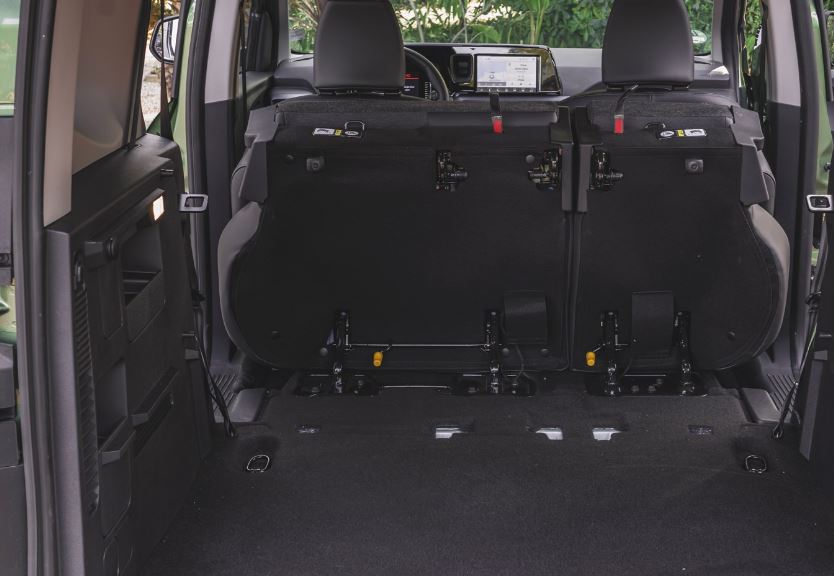 2026 Ford Tourneo Courier Kombi 1.0 (125 HP) Deluxe Manuel Teknik Özellikler, Ölçüler ve Bagaj Hacmi