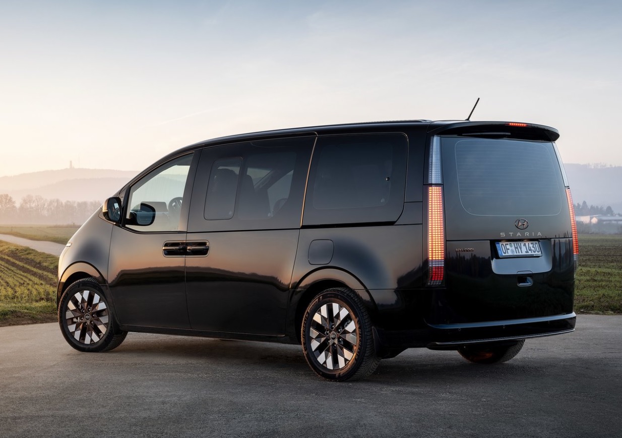 2023 Hyundai Staria Mpv 2.2 CRDi (177 HP) Elite AT Özellikleri - arabavs.com
