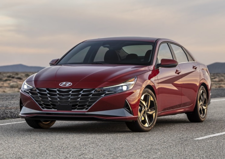 2022 Hyundai Elantra 1.6 MPI Style Comfort Karşılaştırması
