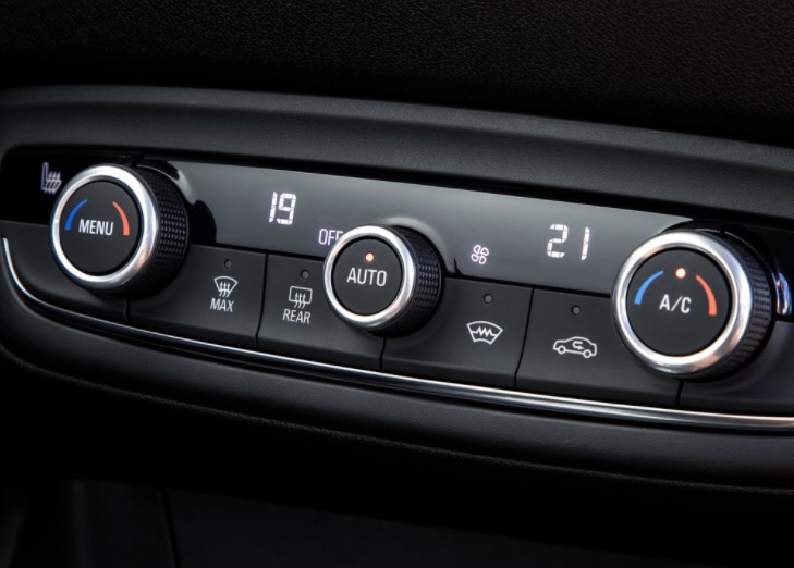 2022 Opel Crossland 1.2 Turbo Essential Karşılaştırması
