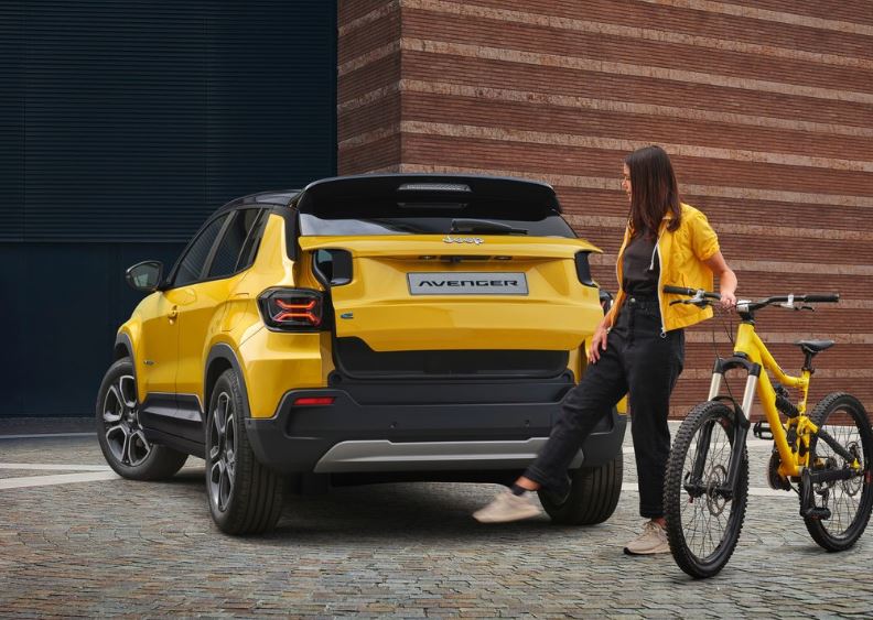 2025 Jeep Avenger SUV 1.2 (100 HP) Summit DCT Teknik Özellikler, Ölçüler ve Bagaj Hacmi