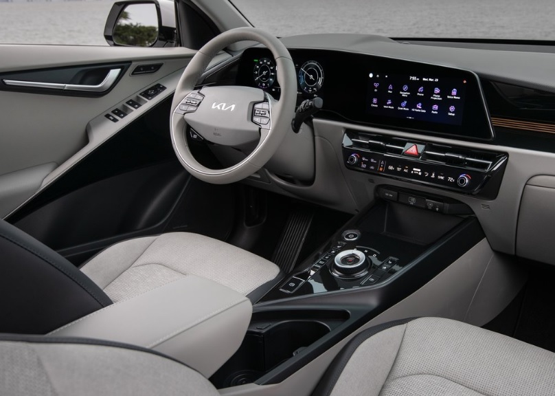 2023 Kia Niro 1.6 GDI Prestige Karşılaştırması