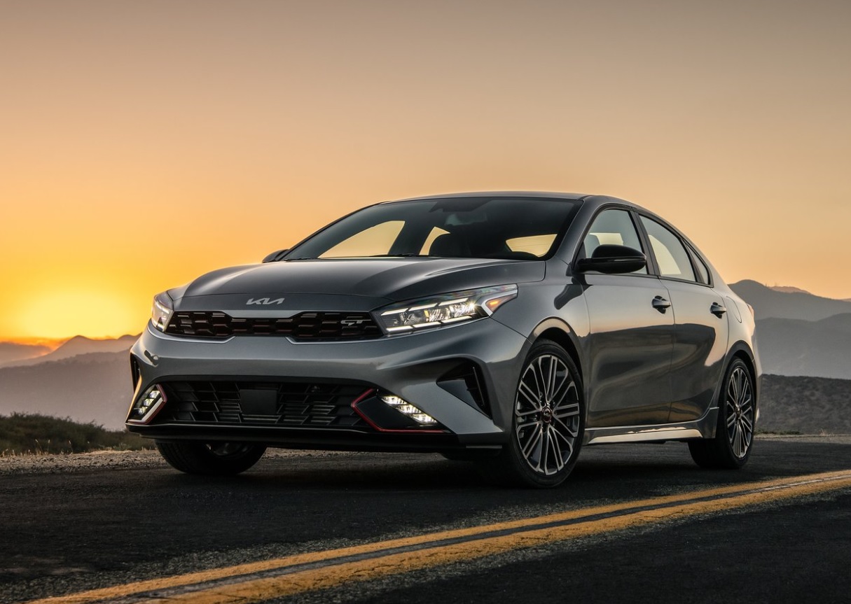 2023 Kia Cerato 1.6 MPI Prestige Karşılaştırması