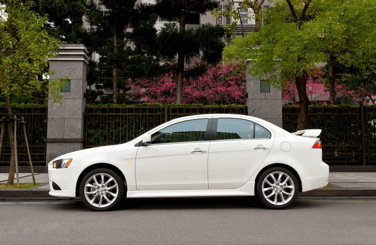 2015 Mitsubishi Lancer Sedan 1.6 (117 HP) Invite AT Teknik Özellikler, Ölçüler ve Bagaj Hacmi