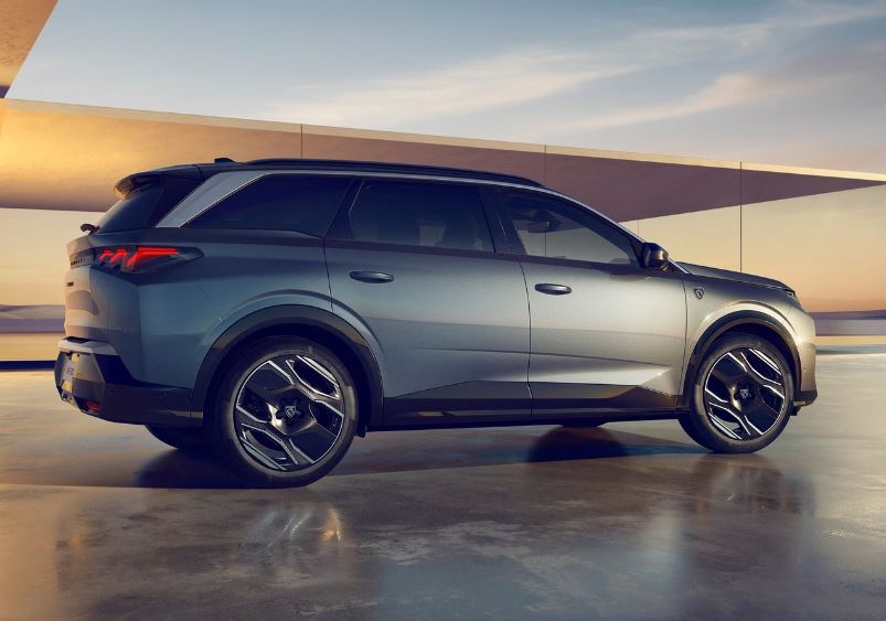 2026 Peugeot 5008 SUV 1.2 Hybrid (145 HP) Allure eDCS Teknik Özellikler, Ölçüler ve Bagaj Hacmi