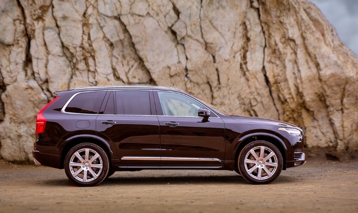 2021 Volvo XC90 2.0 B5 Inscription Karşılaştırması