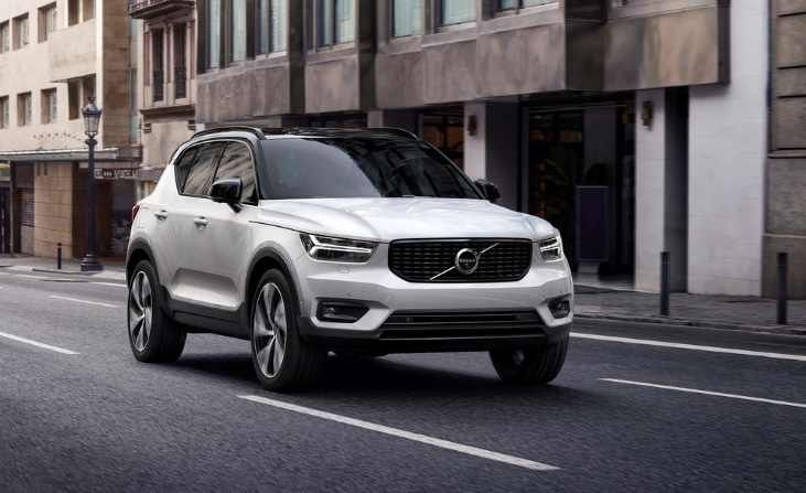 2020 Volvo XC40 SUV 2.0 T4 AWD (190 HP) Momentum Geartronic Teknik Özellikler, Ölçüler ve Bagaj Hacmi