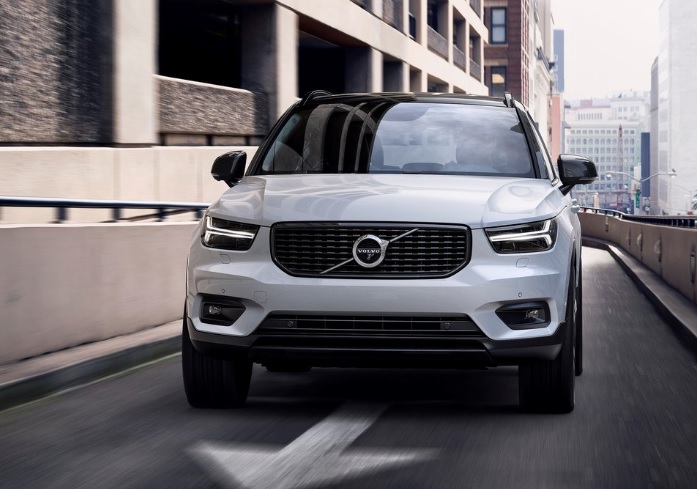 2020 Volvo XC40 SUV 1.5 T3 (163 HP) Momentum GearTronic Teknik Özellikler, Ölçüler ve Bagaj Hacmi