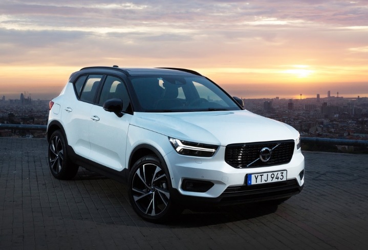 2020 Volvo XC40 SUV 2.0 T4 AWD (190 HP) Momentum Geartronic Teknik Özellikler, Ölçüler ve Bagaj Hacmi