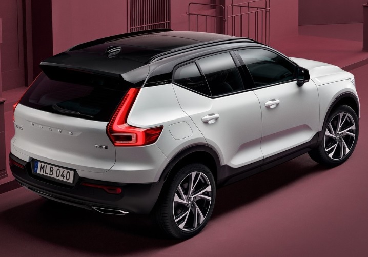 2020 Volvo XC40 SUV 2.0 T4 AWD (190 HP) Momentum Geartronic Teknik Özellikler, Ölçüler ve Bagaj Hacmi