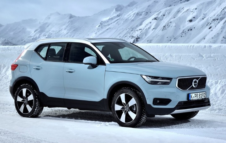 2020 Volvo XC40 SUV 2.0 T4 AWD (190 HP) Momentum Geartronic Teknik Özellikler, Ölçüler ve Bagaj Hacmi