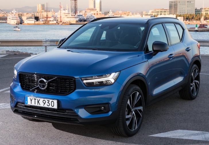 2020 Volvo XC40 SUV 2.0 T4 AWD (190 HP) Momentum Geartronic Teknik Özellikler, Ölçüler ve Bagaj Hacmi