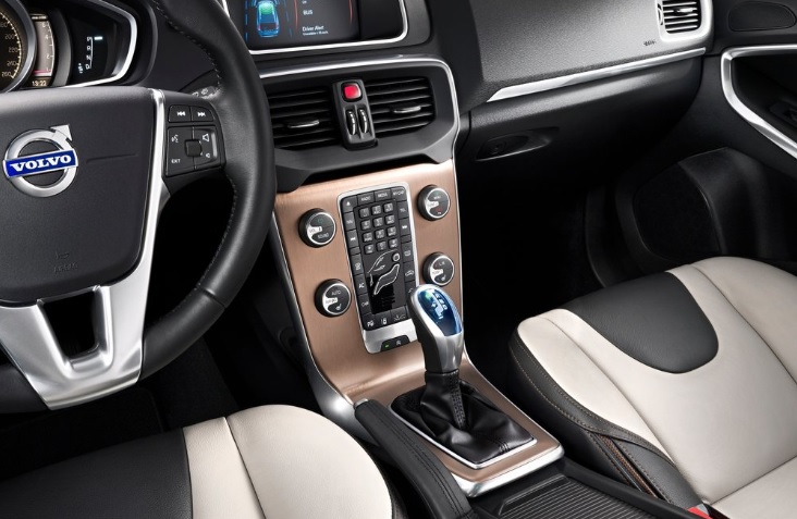 2016 Volvo V40 Cross Country 2.0 D4 190 HP Advance Geartronic Teknik Özellikleri, Yakıt Tüketimi