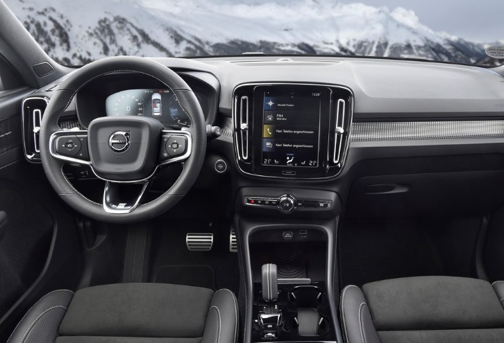 2019 Volvo XC40 1.5 T3 156 HP Momentum Manuel Teknik Özellikleri, Yakıt Tüketimi