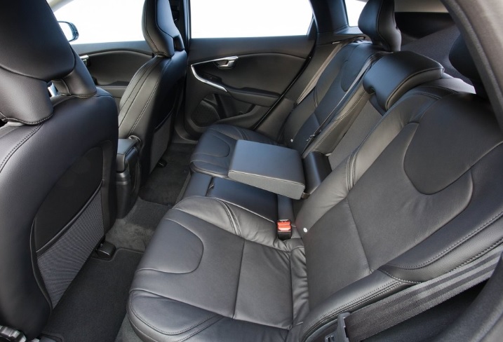 2018 Volvo V40 Hatchback 5 Kapı 1.5 T3 (152 HP) R-Design Plus GearTronic Teknik Özellikler, Ölçüler ve Bagaj Hacmi