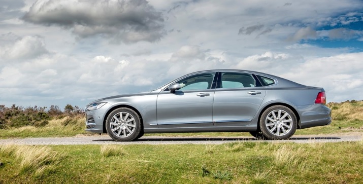 2020 Volvo S90 Sedan 2.0 D5 AWD (235 HP) Momentum Geartronic Teknik Özellikler, Ölçüler ve Bagaj Hacmi