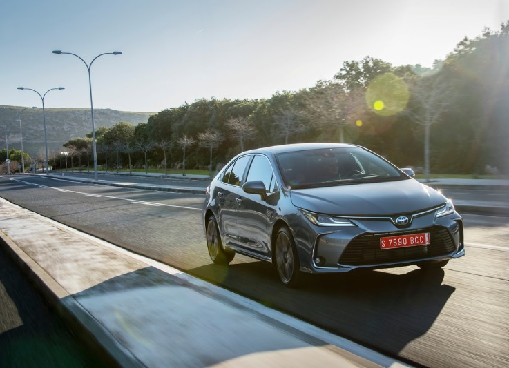 2022 Toyota Corolla Sedan 1.8 Hibrit (97 HP) Flame X Pack e-CVT Teknik Özellikler, Ölçüler ve Bagaj Hacmi