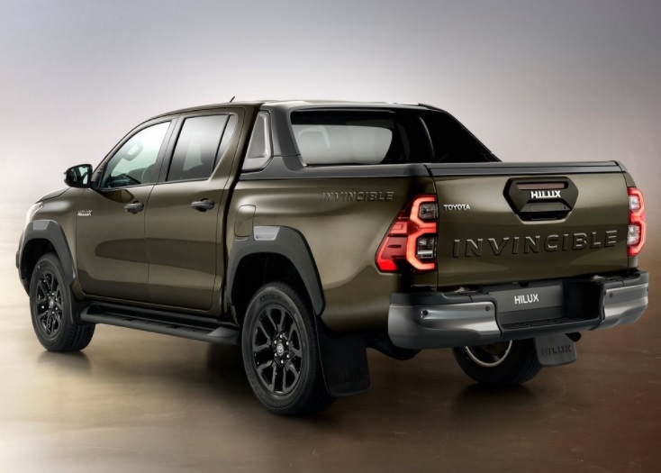 2022 Toyota Hilux Pick Up 2.4 (150 HP) Invincible AT Teknik Özellikler, Ölçüler ve Bagaj Hacmi