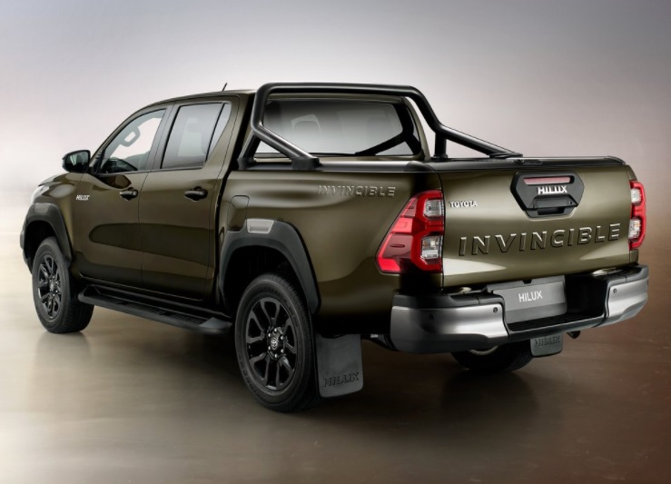 2022 Toyota Hilux 2.4 150 HP Invincible AT Teknik Özellikleri, Yakıt Tüketimi