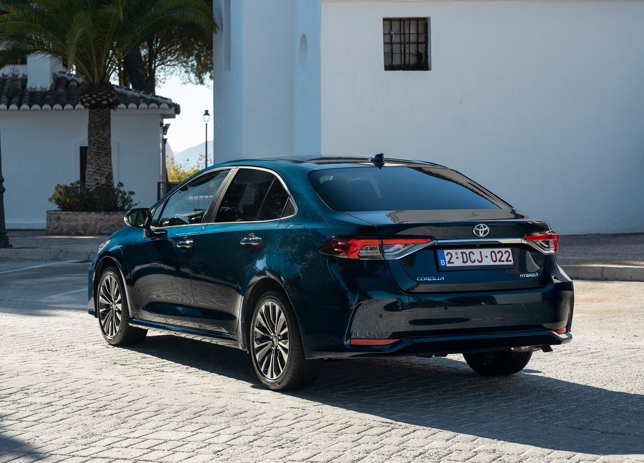 2023 Toyota Corolla Sedan 1.8 Hybrid (98 HP) Flame X-Pack e-CVT Teknik Özellikler, Ölçüler ve Bagaj Hacmi