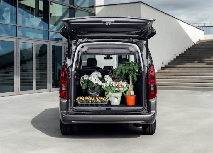 2023 Toyota Proace City 1.5 D Flame X-Pack Karşılaştırması