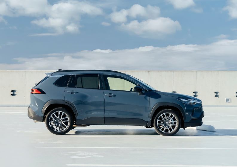 2026 Toyota Corolla Cross SUV 1.8 Hybrid (140 HP) Flame e-CVT Teknik Özellikler, Ölçüler ve Bagaj Hacmi