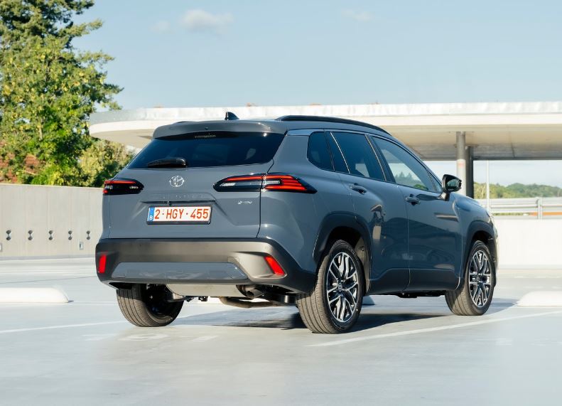 2026 Toyota Corolla Cross SUV 1.8 Hybrid (140 HP) Flame e-CVT Teknik Özellikler, Ölçüler ve Bagaj Hacmi