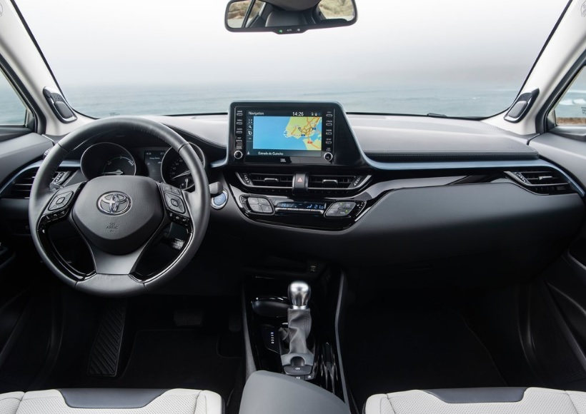 2022 Toyota C-HR 1.8 Hybrid Flame Karşılaştırması
