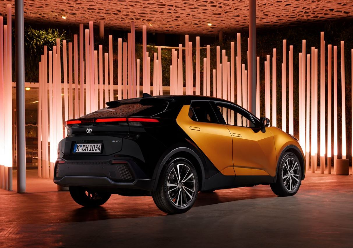 2024 Toyota C-HR 1.8 Hybrid 95 HP Passion X-Sport e-CVT Teknik Özellikleri, Yakıt Tüketimi